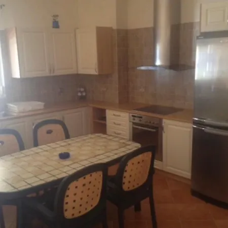 Beautiful 2 Bedroom In Skala Sleeps 5 *