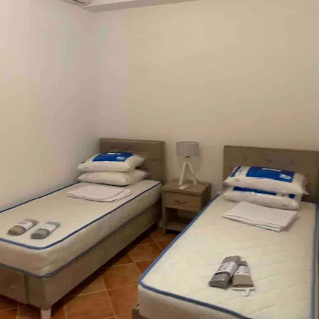 Apartment Beautiful 2 Bedroom In Skala Sleeps 5 *