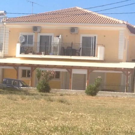 Beautiful 2 Bedroom In Skala Sleeps 5 Apartment *