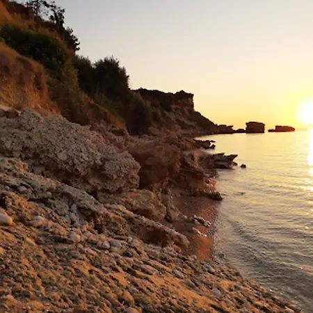 Beautiful 2 Bedroom In Skala Sleeps 5 Apartment *