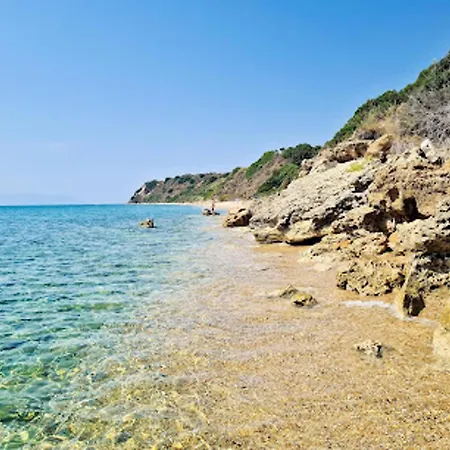 Beautiful 2 Bedroom In Skala Sleeps 5